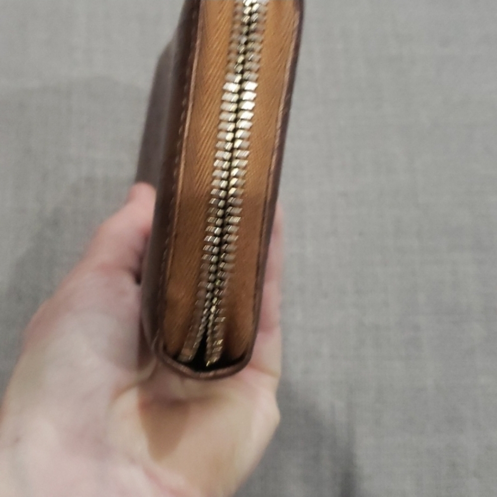 GUCCI GG Guccissima Leather Zip Around Bifold Long Wallet - Picture 6 of 11